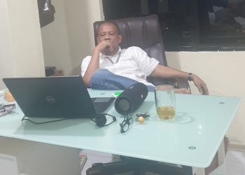 Kesehatan yang menjadi ladang bisnis;