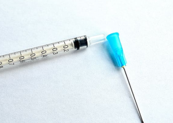 Vaksin Kosong, Tong Kosong Nyaring Bunyinya