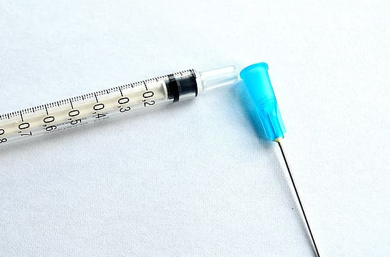 Vaksin Kosong, Tong Kosong Nyaring Bunyinya